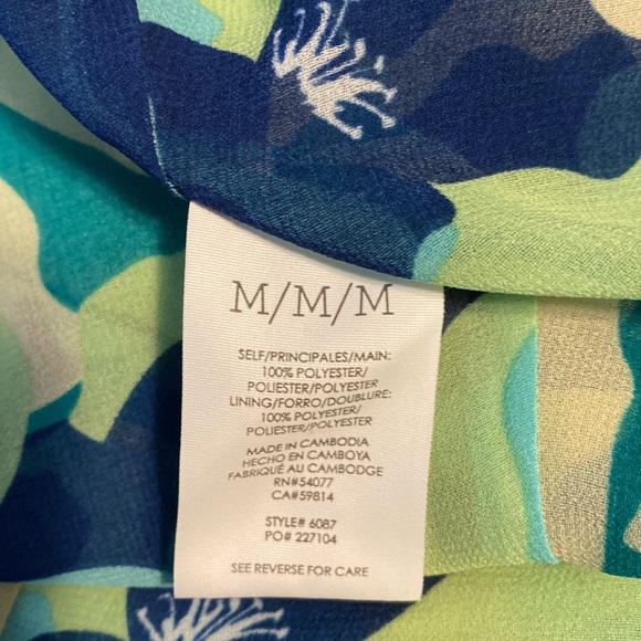 NWOT CAbi Trixie Top Floral Swirl Blue/Green Spring 2022 #6087, size Medium - Picture 5 of 7